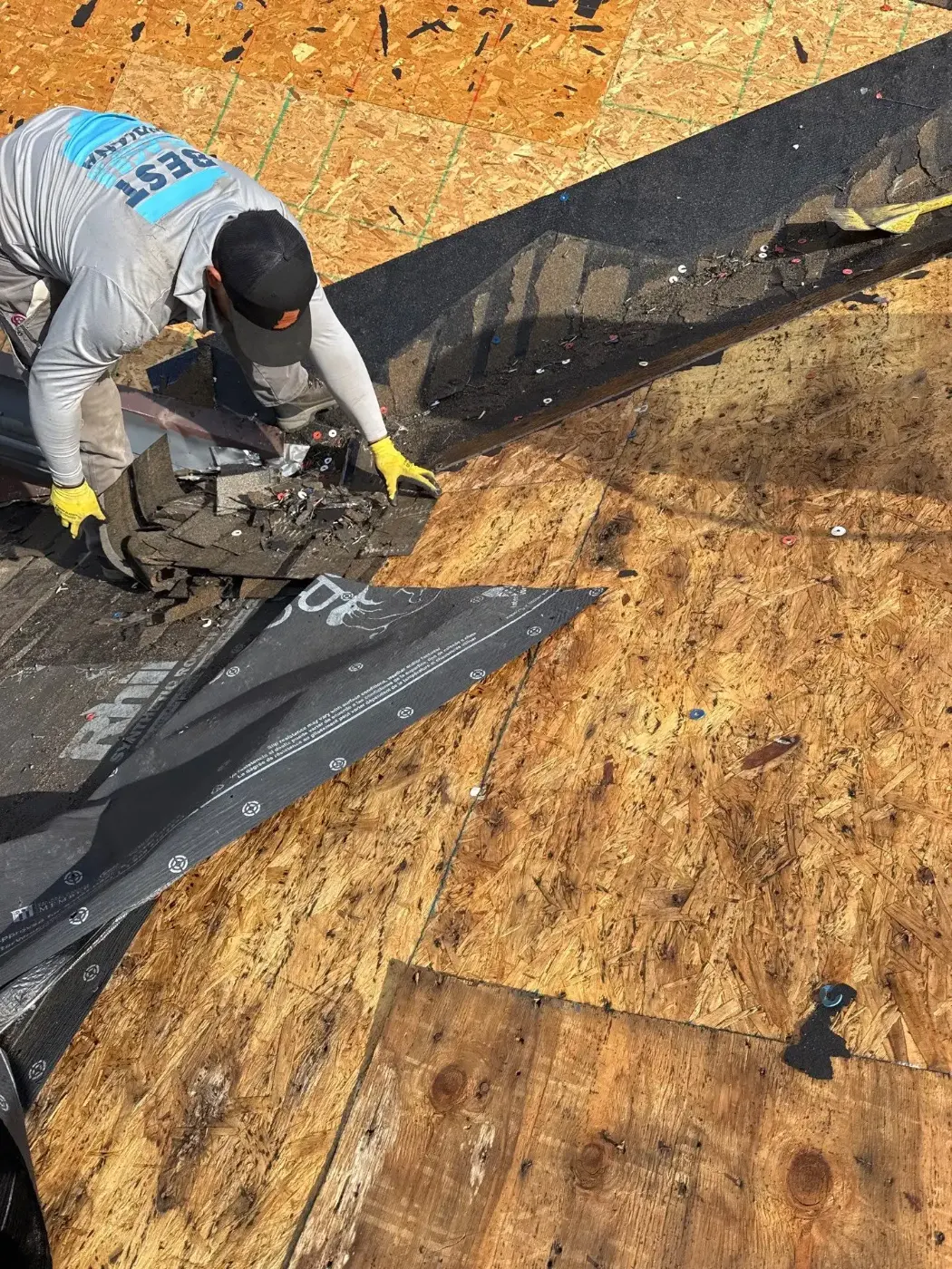 Tarping and dry-in on a Eagledale commercial roof